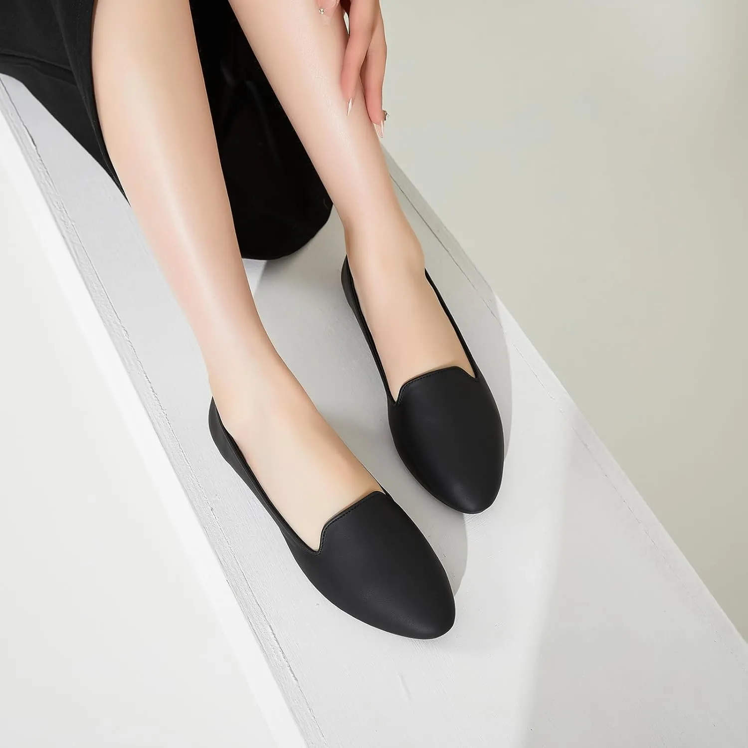 BABUDOG Womens Flats with Synthetic Leather,Classic Black and White Flats Shoes,Dress Shoes for Women