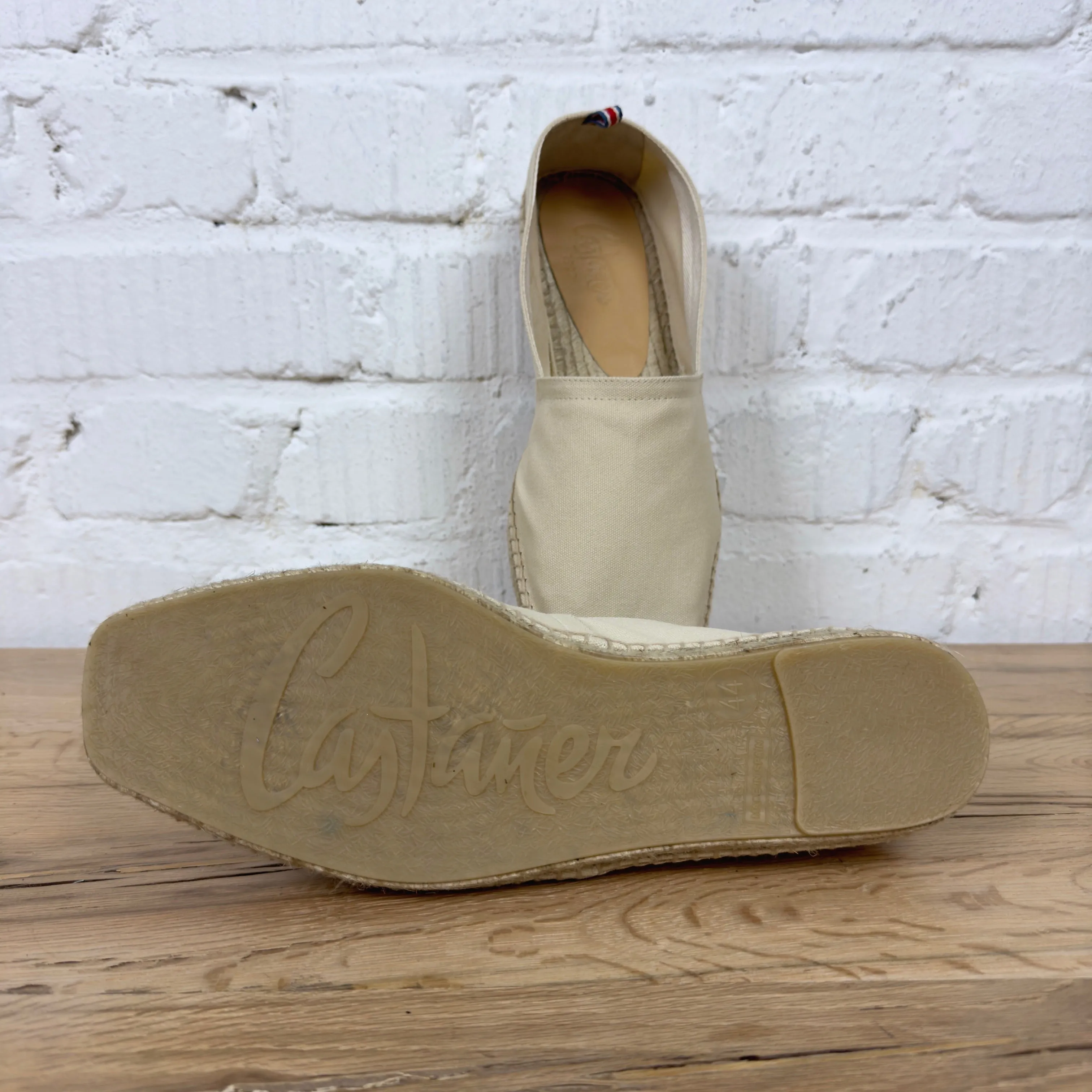 castaner | pablo/001 ivory