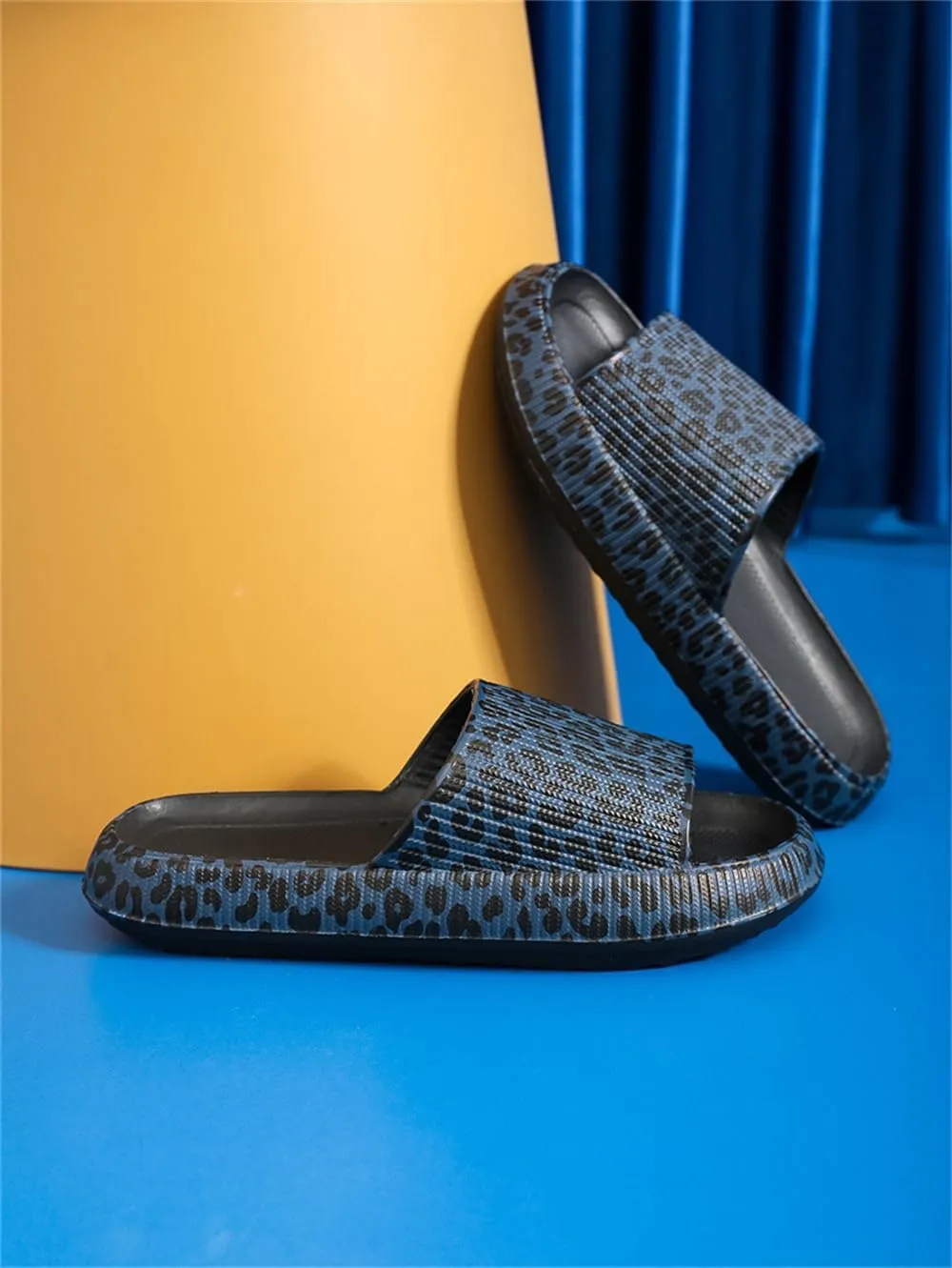 Leopard Print Cloud Slippers for Women Men Cheetah Print Pillow House Slippers Shower Sandals Quick Drying Non Slip