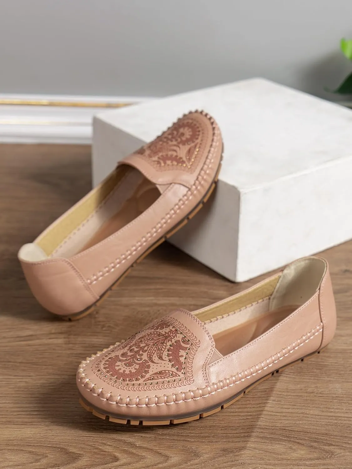 Loafers for Women Leather Business Casual Shoes Comfortable Lightweight Penny Loafers Slip On Work Flats Moccasins Driving Boat Shoes