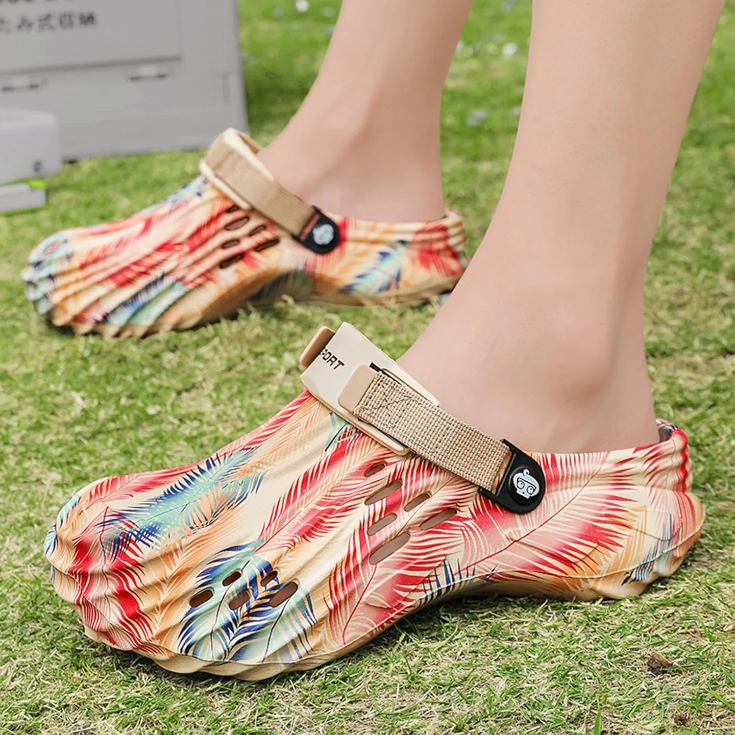Men's Clogs Lightweight Slip On Garden Shoes Casual House Slippers Beach Sandals Indoor Outdoor Mules Footwear