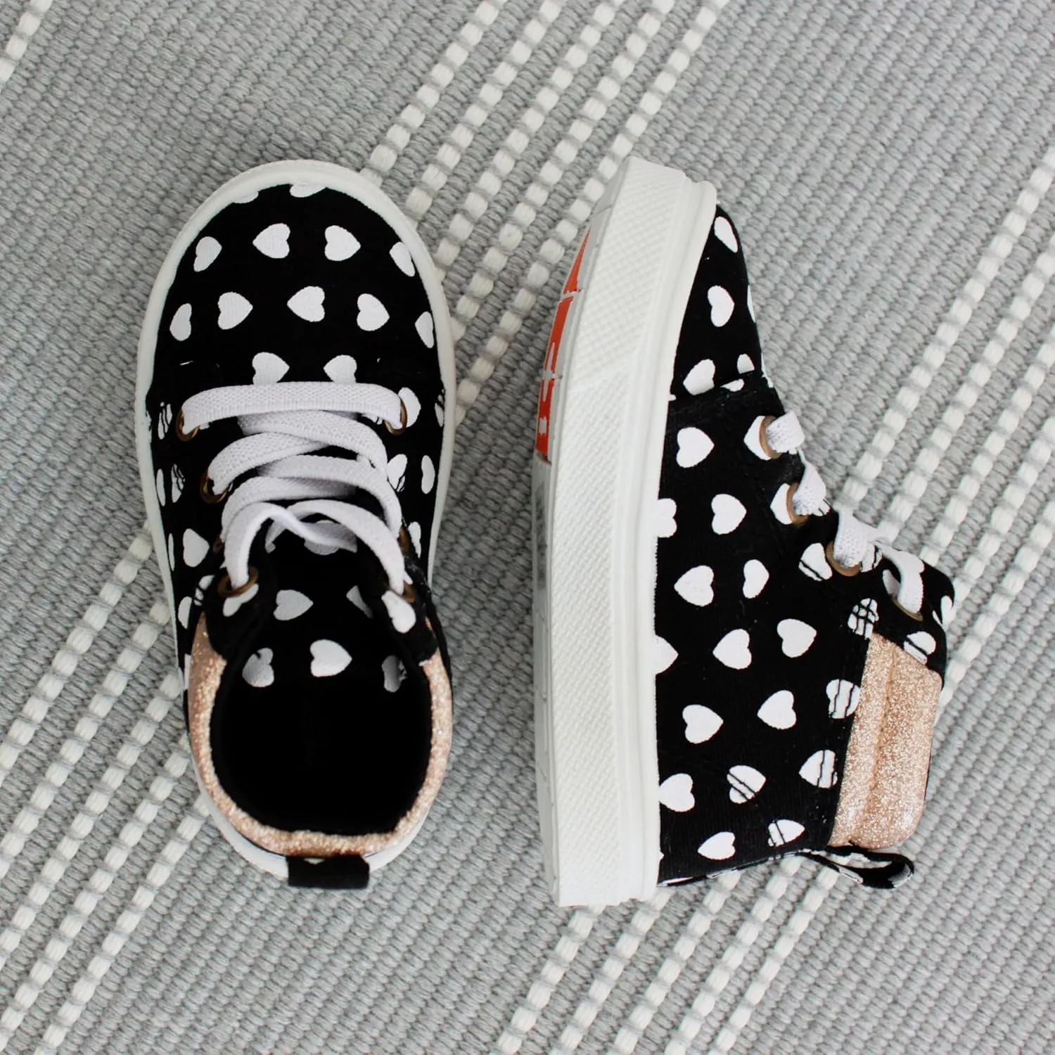 Oomphies Sam Girls Hi-Top Pull-On Sneakers – Canvas Upper, Elastic Laces, Cushioned Insole & Durable Rubber Sole
