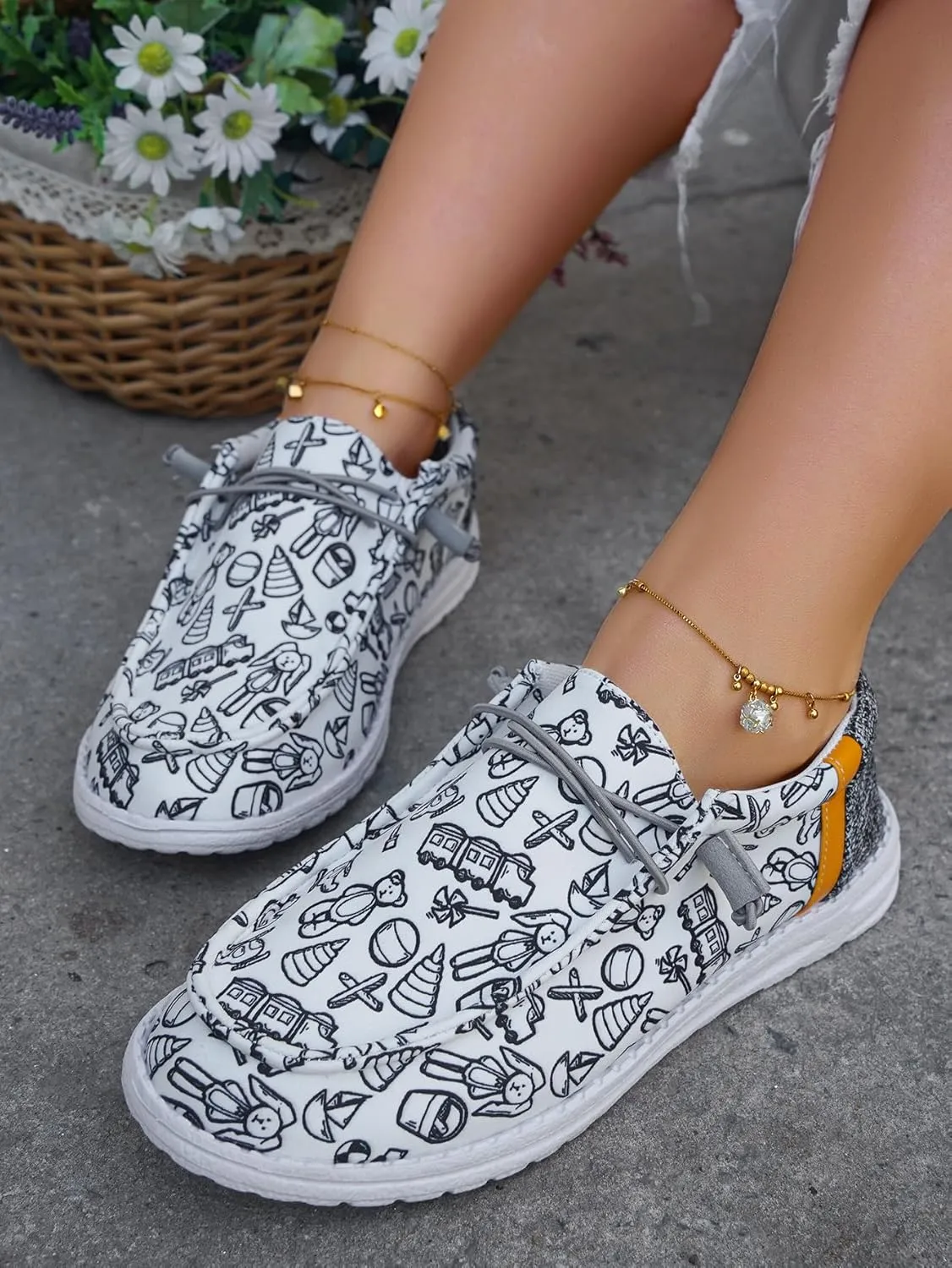 Sporty Girl's Lovely Toys Pattern Print Canvas Loafers Elastic Strips Closure Slip-on Sneakers Comfort Easy-Walk Lightweight Breathable Boat Shoes for Women/Men Adults/Teenagers, Couple Shoes, White