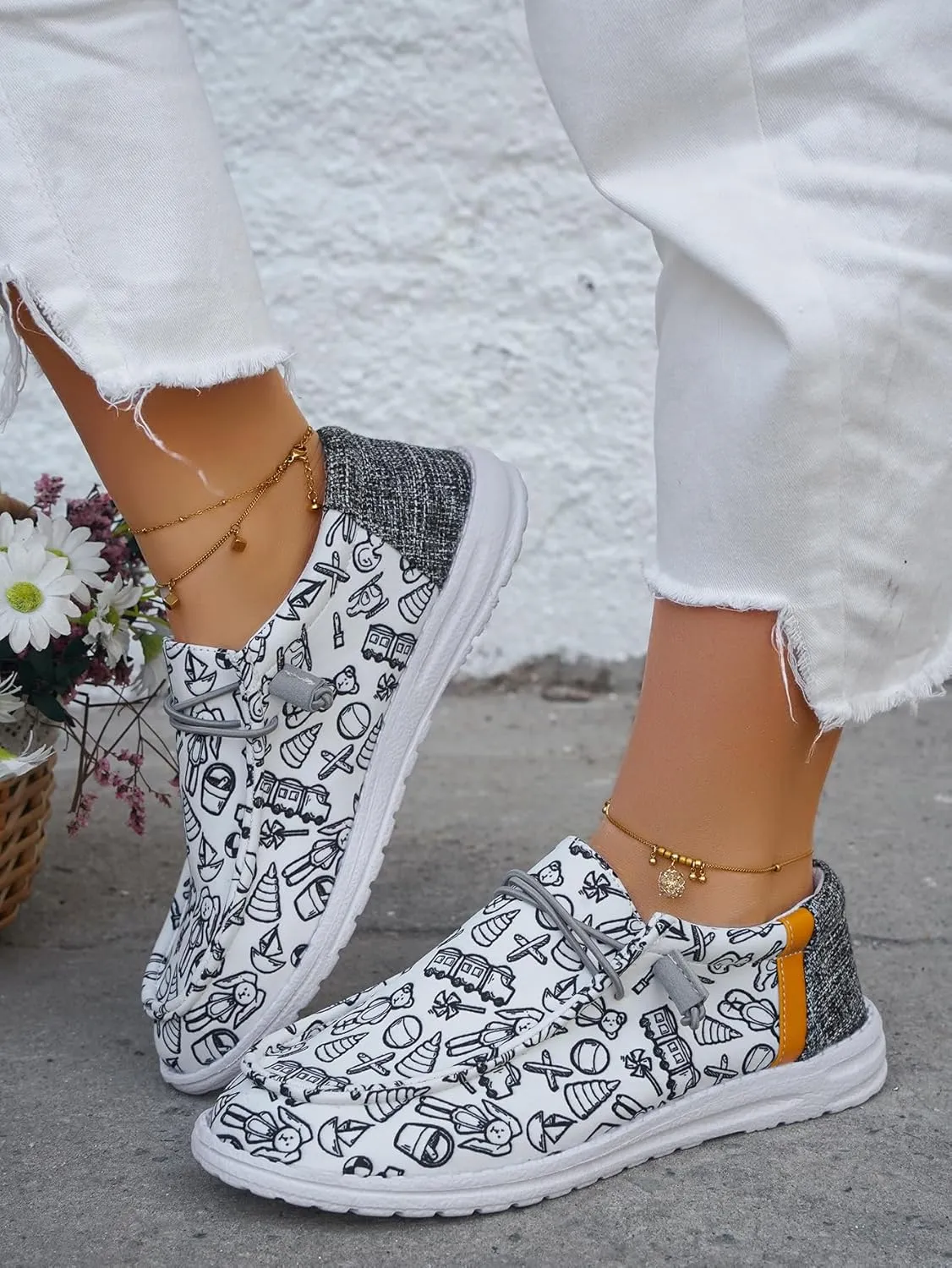 Sporty Girl's Lovely Toys Pattern Print Canvas Loafers Elastic Strips Closure Slip-on Sneakers Comfort Easy-Walk Lightweight Breathable Boat Shoes for Women/Men Adults/Teenagers, Couple Shoes, White