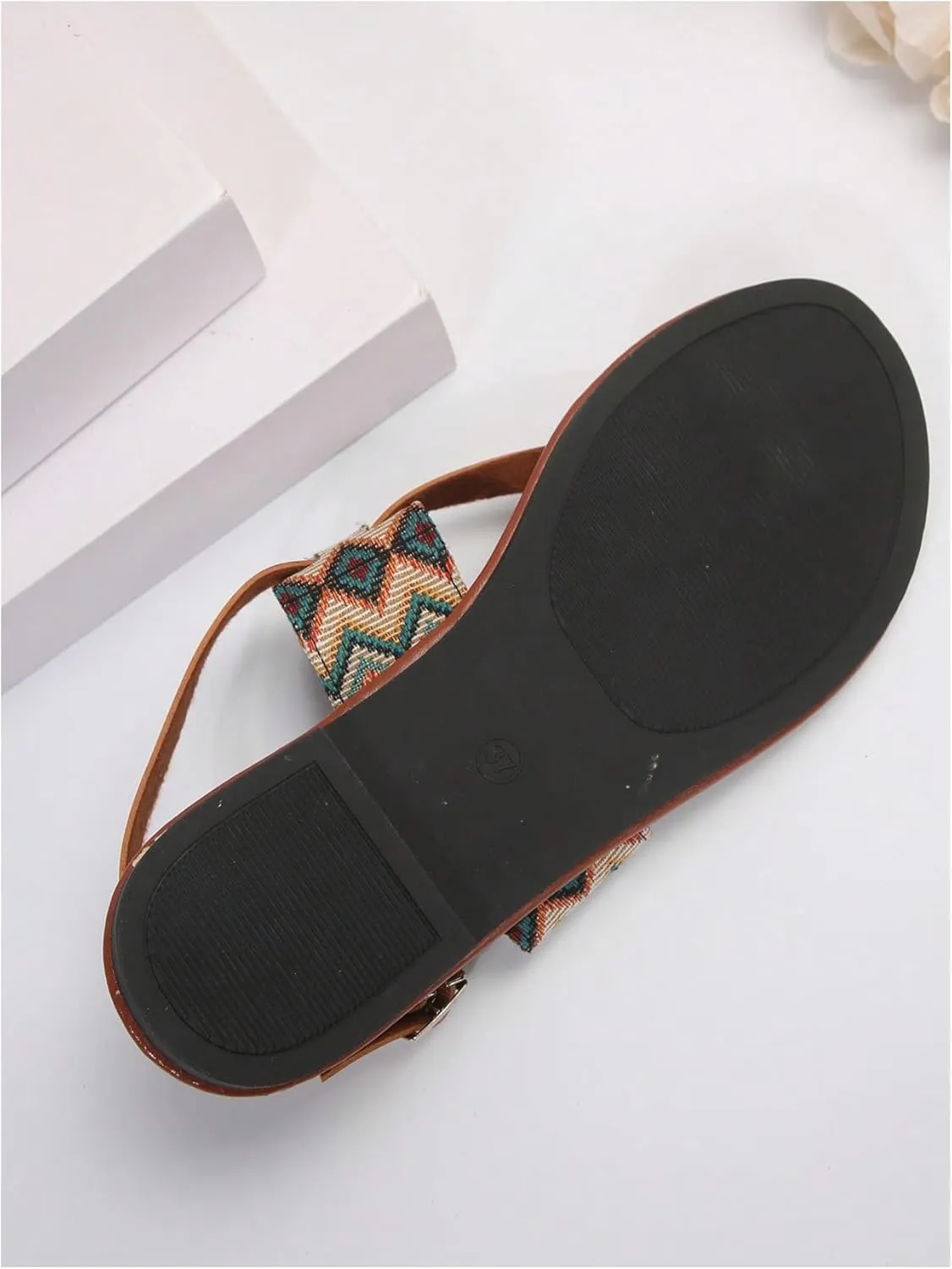 SweatyRocks Women's Tribal Print Toe Ring Flat Sandals Ankle Strap Slip On Beach Sandals