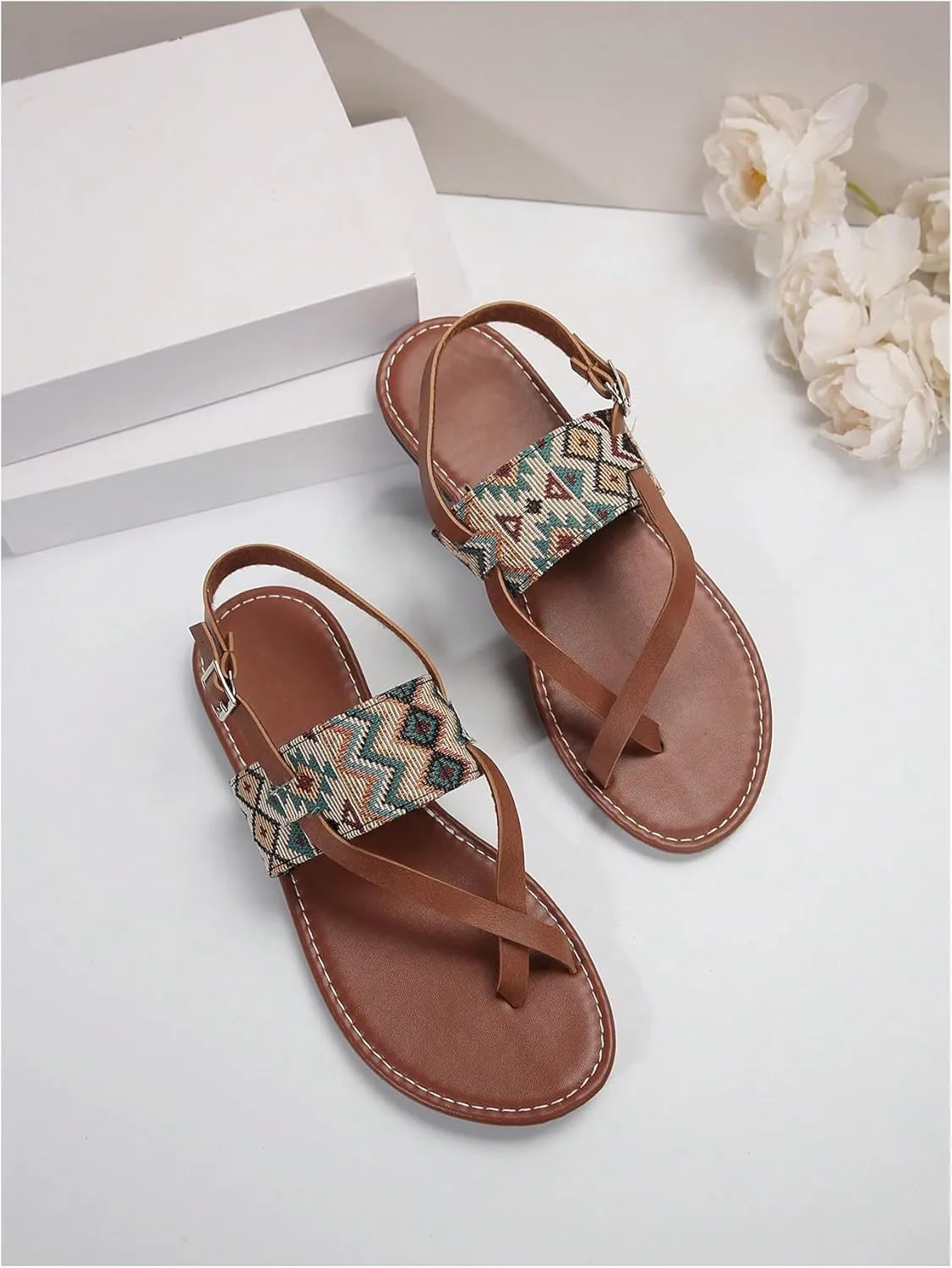 SweatyRocks Women's Tribal Print Toe Ring Flat Sandals Ankle Strap Slip On Beach Sandals