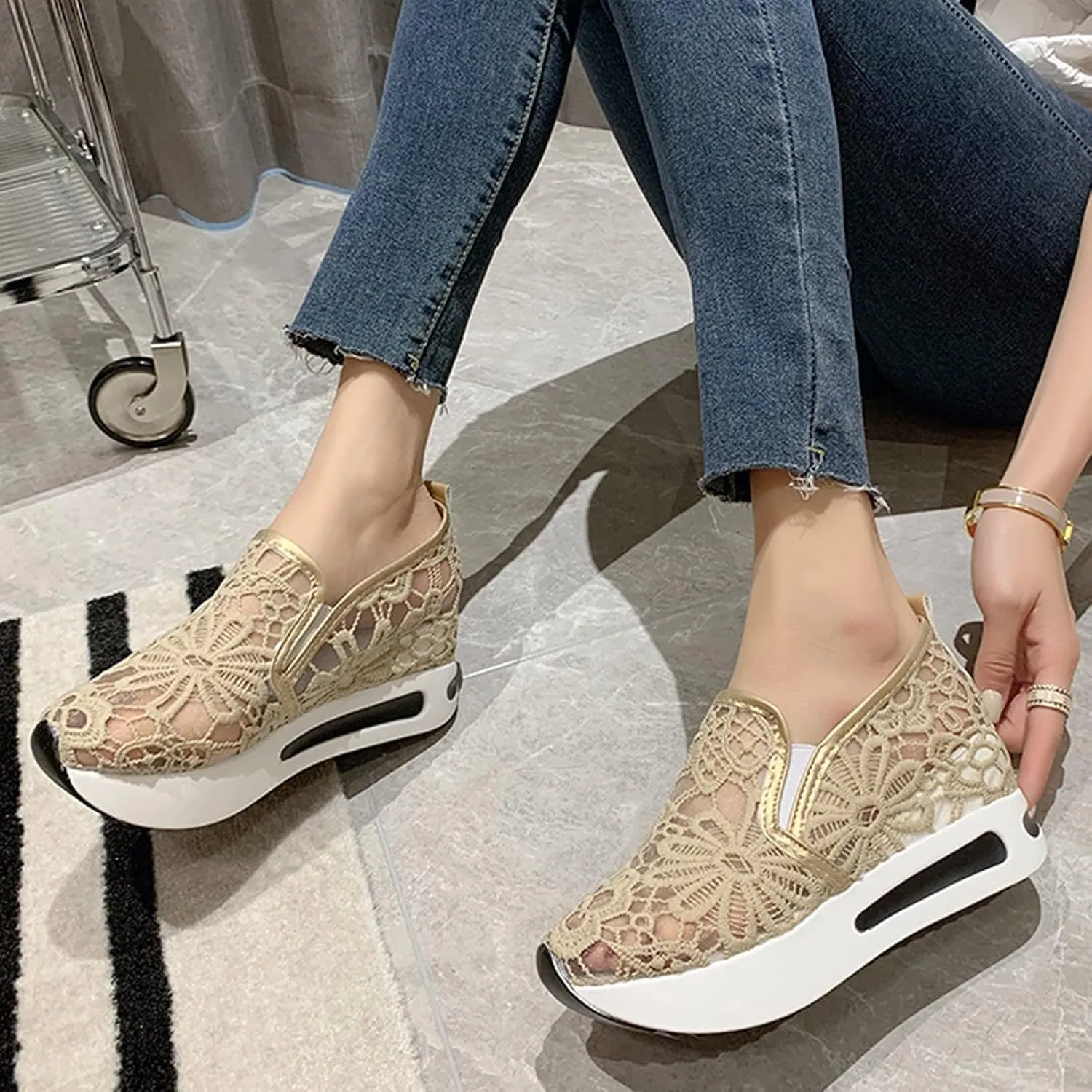 Wedge Floral Shoes Mesh Fashion Sneakers for Women Slip On Breathable Walking Shoes Women's Casual Embroidery Platform Sneakers Comfort Work Shoes High Heels Outdoor Travel Sports Shoes