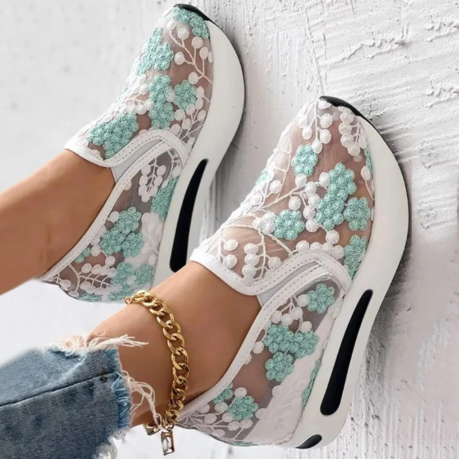 Wedge Floral Shoes Mesh Fashion Sneakers for Women Slip On Breathable Walking Shoes Women's Casual Embroidery Platform Sneakers Comfort Work Shoes High Heels Outdoor Travel Sports Shoes