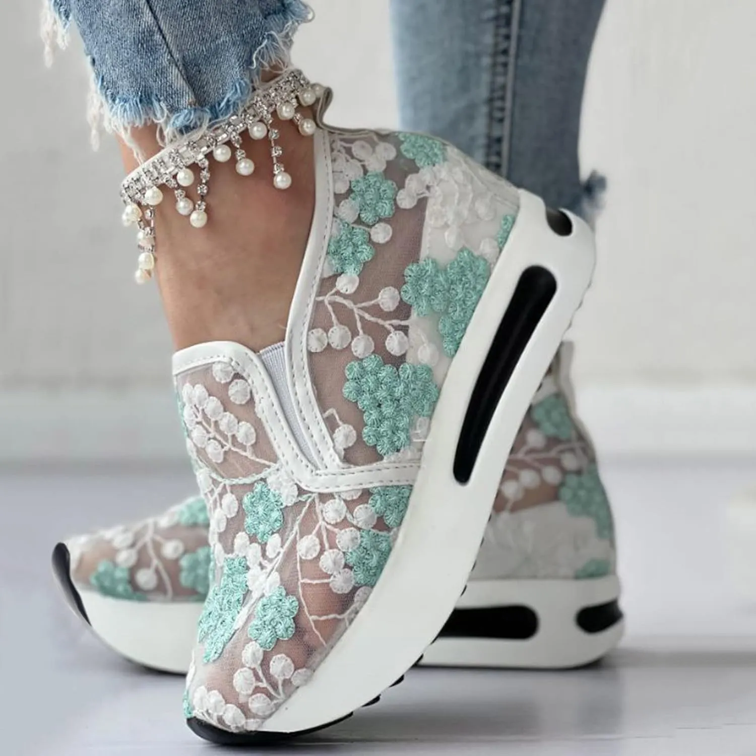 Wedge Floral Shoes Mesh Fashion Sneakers for Women Slip On Breathable Walking Shoes Women's Casual Embroidery Platform Sneakers Comfort Work Shoes High Heels Outdoor Travel Sports Shoes
