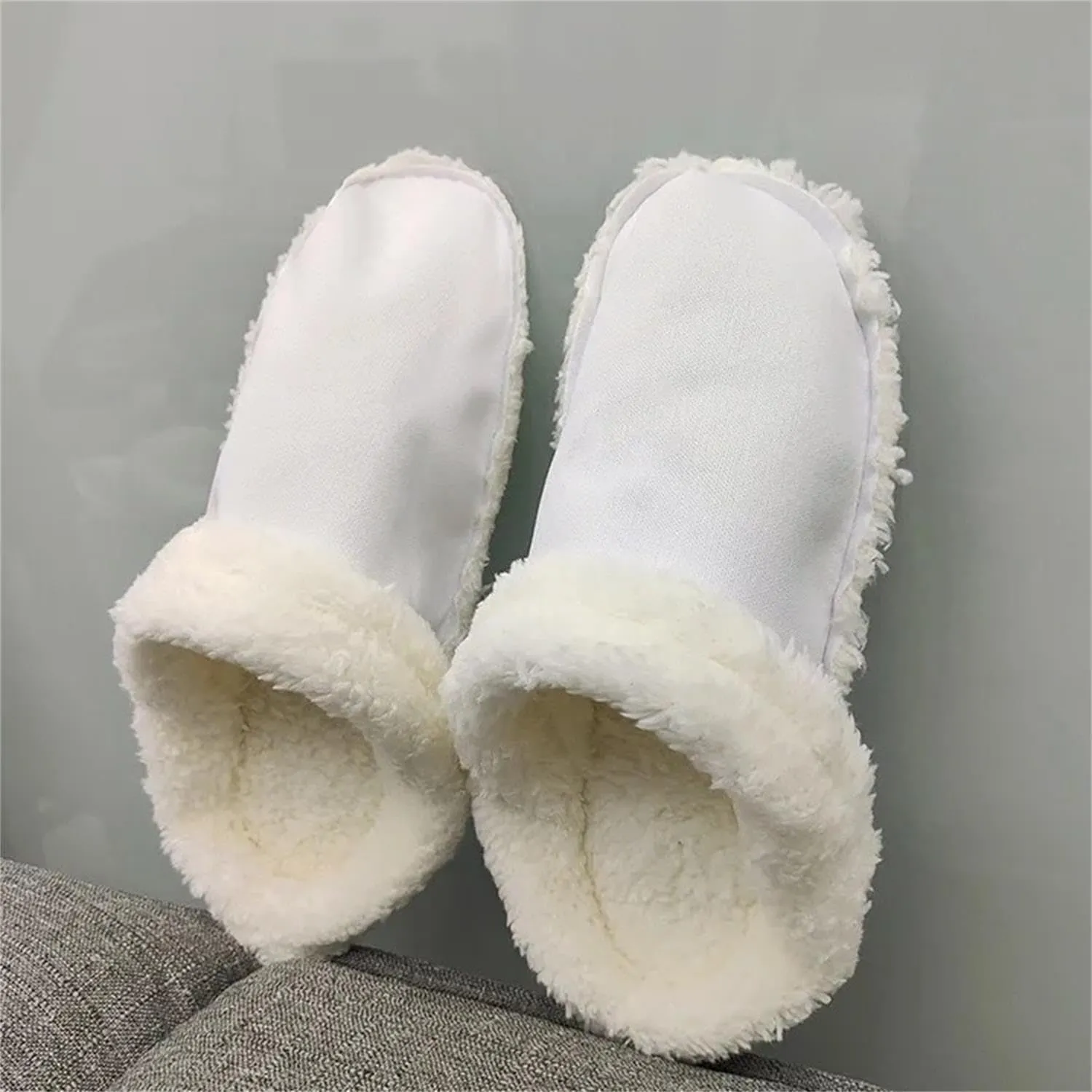Winter Replacement Fur Insoles, Warm Insoles 2 Pairs, Unisex Home Slippers Insert Warm Insoles, Removable and Washable Fur c Insoles for Shoes, Boots, Slippers. (Black   White, 10-10.5)