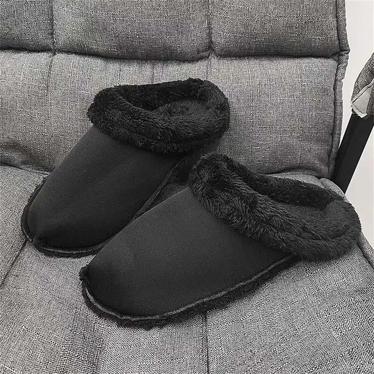 Winter Replacement Fur Insoles, Warm Insoles 2 Pairs, Unisex Home Slippers Insert Warm Insoles, Removable and Washable Fur c Insoles for Shoes, Boots, Slippers. (Black   White, 10-10.5)