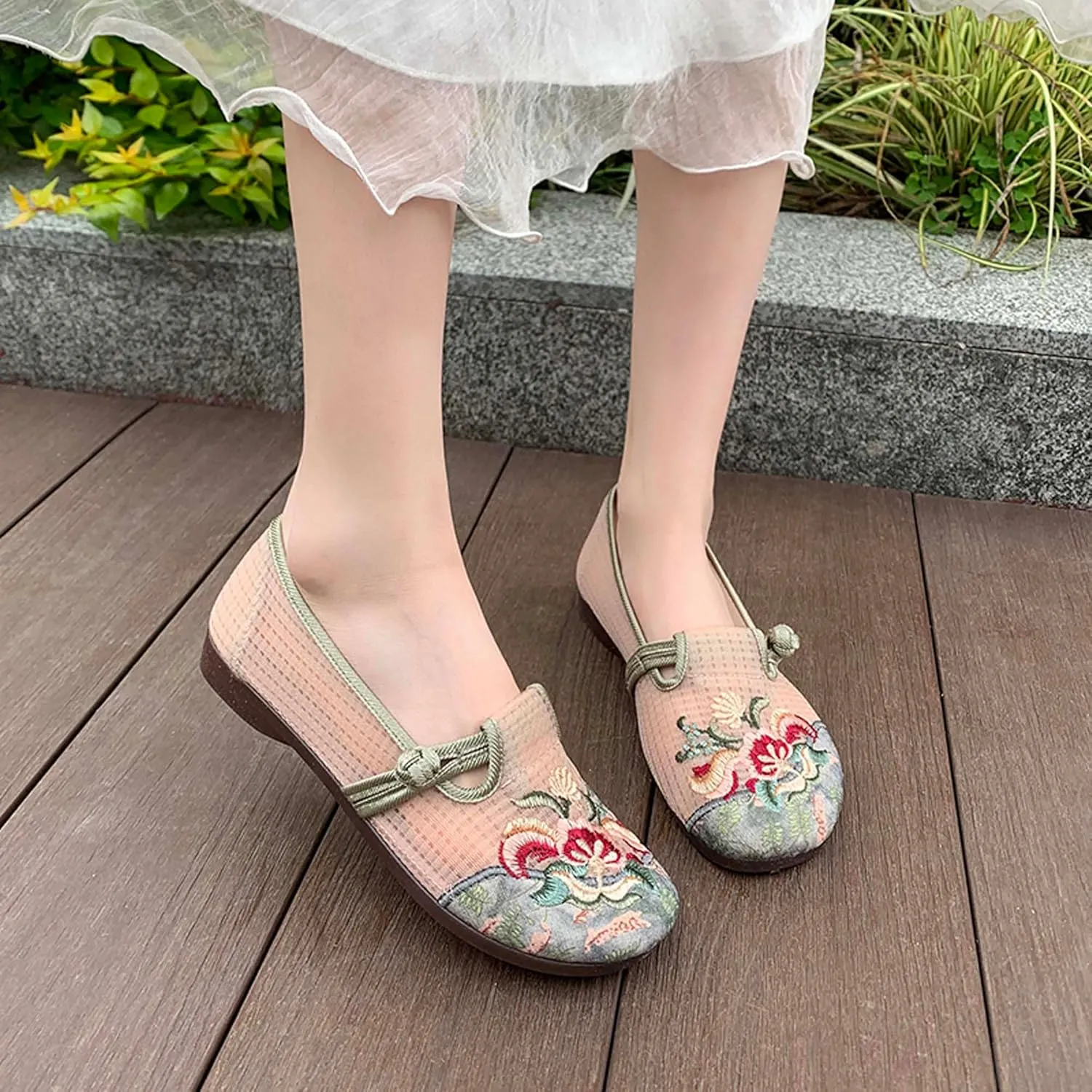 Women's Embroidered Flower Casual Walking Shoes