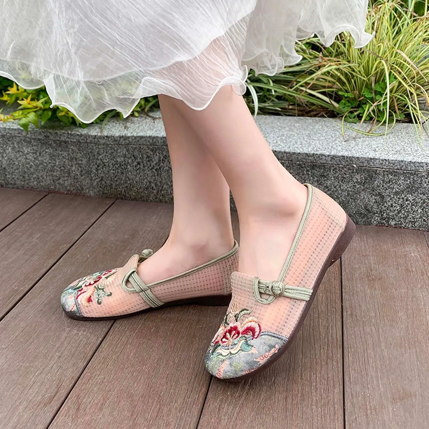 Women's Embroidered Flower Casual Walking Shoes
