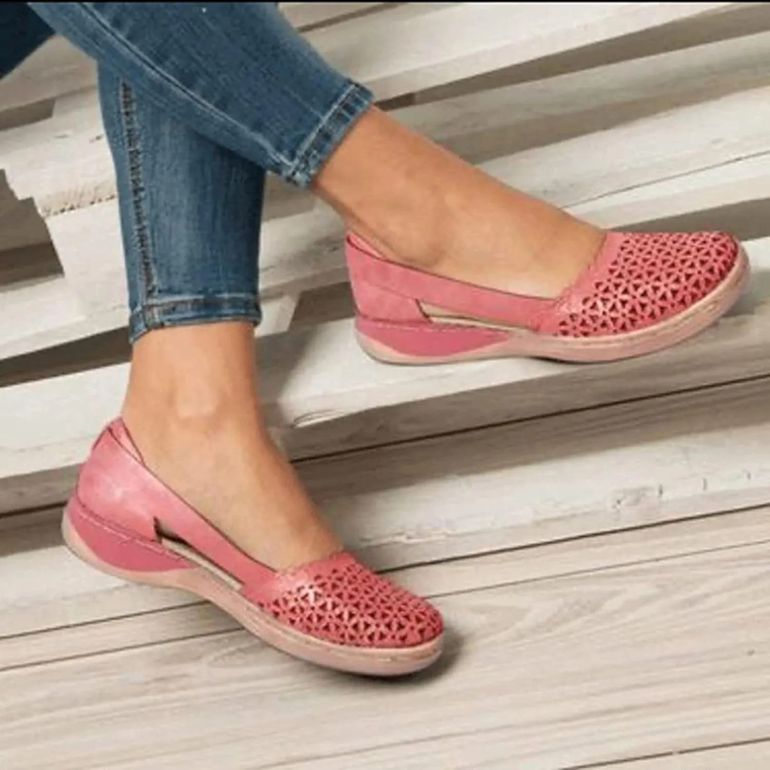 Womens Soft Leather Sandals Comfortable Flat Shoes Non-Slip Hollow Closed Toe Summer Sandals Ladies Slip on Moccasins Loafers Beach Shoes,Brown,US9/EU40